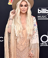 Kesha-2018-Billboard-Music-Awards-Red-Carpet-Fashion-Tom-Lorenzo-Site-7.jpg