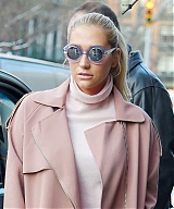 Kesha-Style---Out-in-NYC--01.jpg