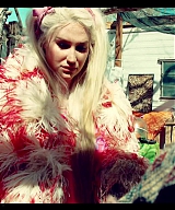 Kesha_-_Praying_28Official_Video29_082.jpg