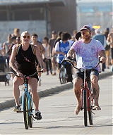 Kesha_going_for_a_bike_ride_in_Los_Angeles_09-05-2023__4_.jpg