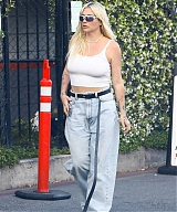 Kesha---Arriving-At-Il-Pastaio-In-Beverly-Hills-02.jpg