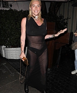 Kesha---Attends-the-Vanity-Fair-party-at-Chateau-Marmont-in-Los-Angeles-09.jpg