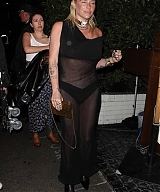 Kesha---Attends-the-Vanity-Fair-party-at-Chateau-Marmont-in-Los-Angeles-10.jpg