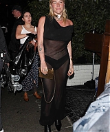 Kesha---Attends-the-Vanity-Fair-party-at-Chateau-Marmont-in-Los-Angeles-11.jpg