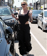 Kesha---Is-seen-as-she-exited-a-restaurant-in-Los-Angeles-36.jpg