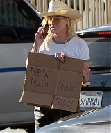 Kesha---Seen-test-driving-a-Porsche-SUV-in-Los-Angeles-05.jpg