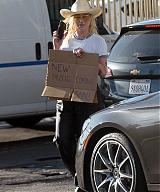 Kesha---Seen-test-driving-a-Porsche-SUV-in-Los-Angeles-10.jpg
