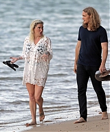 kesha-and-brad-ashenfelter-out-at-a-beach-in-hawaii-05-13-2021-0.jpg
