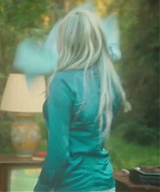 y2mate_com_-_Kesha__Learn_To_Let_Go_Official_Video_1080p_038.jpg