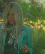 y2mate_com_-_Kesha__Learn_To_Let_Go_Official_Video_1080p_050.jpg