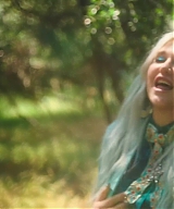 y2mate_com_-_Kesha__Learn_To_Let_Go_Official_Video_1080p_084.jpg