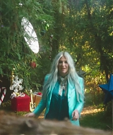 y2mate_com_-_Kesha__Learn_To_Let_Go_Official_Video_1080p_111.jpg