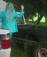 y2mate_com_-_Kesha__Learn_To_Let_Go_Official_Video_1080p_117.jpg