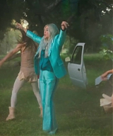 y2mate_com_-_Kesha__Learn_To_Let_Go_Official_Video_1080p_129.jpg