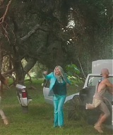 y2mate_com_-_Kesha__Learn_To_Let_Go_Official_Video_1080p_138.jpg