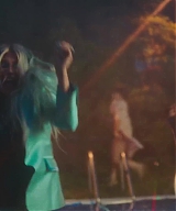 y2mate_com_-_Kesha__Learn_To_Let_Go_Official_Video_1080p_237.jpg