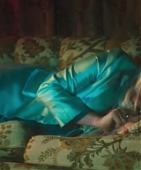 y2mate_com_-_Kesha__Learn_To_Let_Go_Official_Video_1080p_278.jpg
