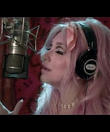 y2mate_com_-_Kesha__Rainbow_Official_Video_720p_051.jpg