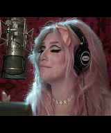y2mate_com_-_Kesha__Rainbow_Official_Video_720p_060.jpg